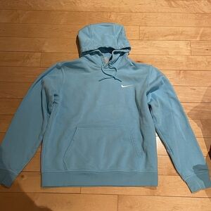 Men’s Nike sweatshirt. Gently worn, no stains or tears. Light blue size Sm
